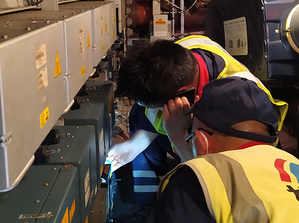 1589944133188479.jpg 照片為執(zhí)行飛機空中顛簸特定檢查.jpg