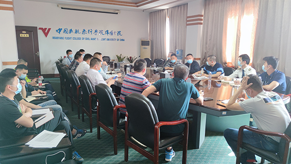 1647848690120734.jpeg 提前謀劃 周密部署 綿陽(yáng)機(jī)場(chǎng)圓滿完成校飛保障1.jpeg