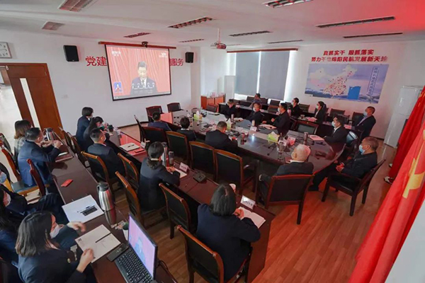 1666750796120704.jpg 綿陽機(jī)場黨員干部職工收聽收看黨的二十大開幕會(huì)1.jpg